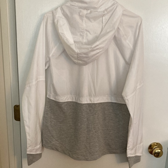 Set of 3, Women's Size M, light to medium weight jackets - Picture 3 of 8